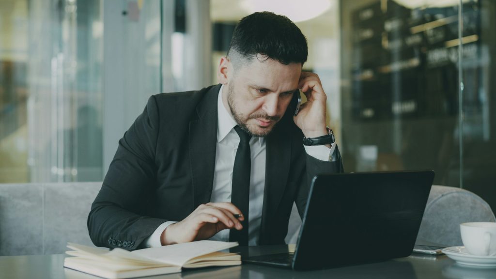 Competențele de bază: abilitățile invizibile care decid dacă rămâi angajat